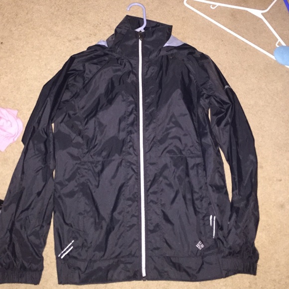 Columbia navy wind breaker