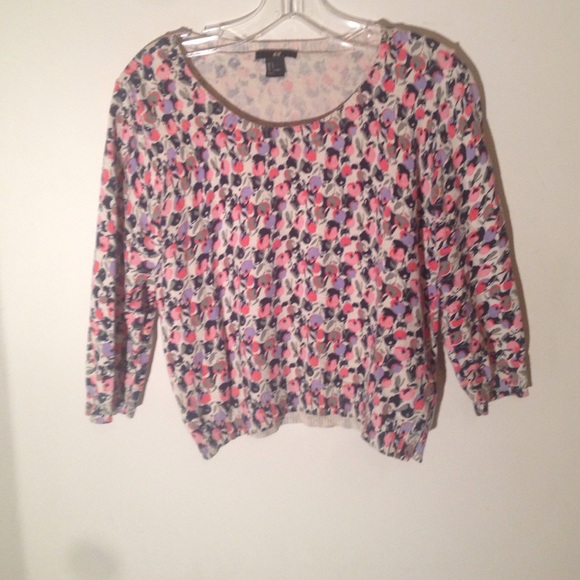 H&M crop top flower shirt