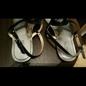 💯MICHAEL KORS BLACK SANDALS 💯