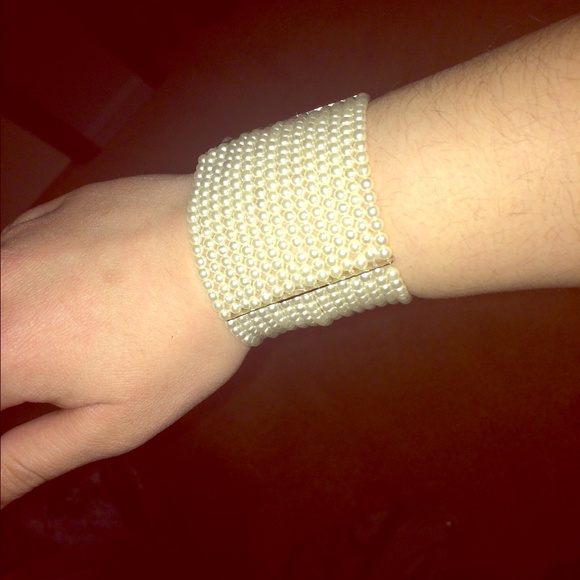 Cream & Connected Bracelets. NWOT