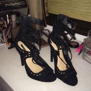 strap caged style heals