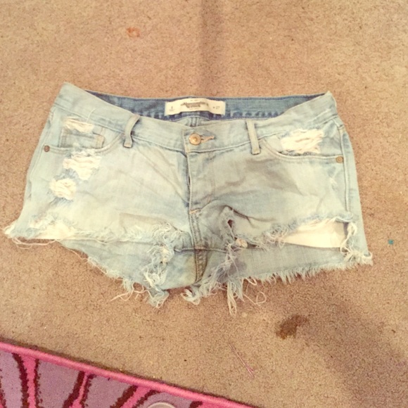 Light washed short shorts