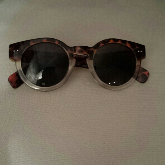 Jiraffee print sunglasses with clear rim