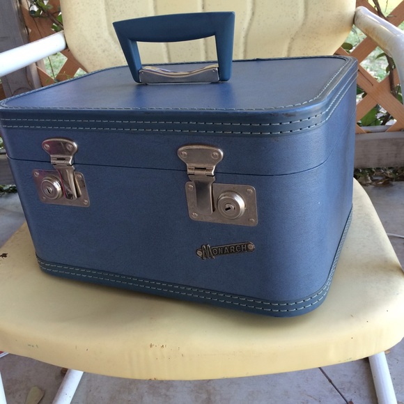 Vintage MONARCH Blue Train Case / Makeup Storage