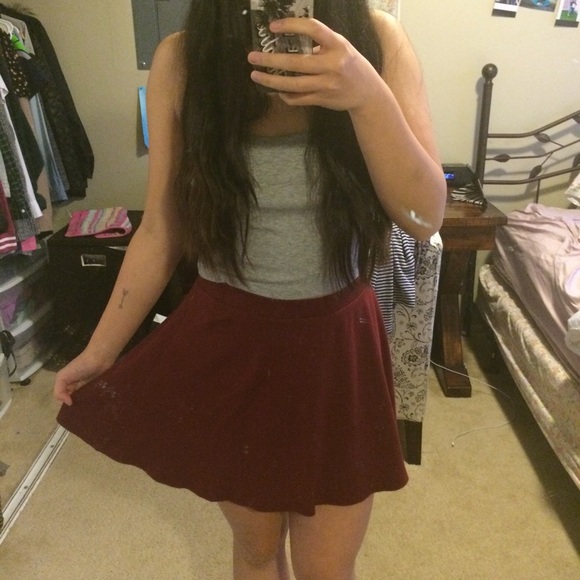 Forever 21 Dresses & Skirts - Maroon skater skirt