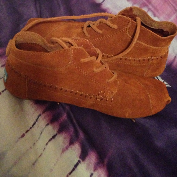 Toms - Picture 2 of 4