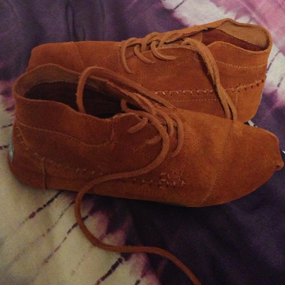 Toms - Picture 3 of 4