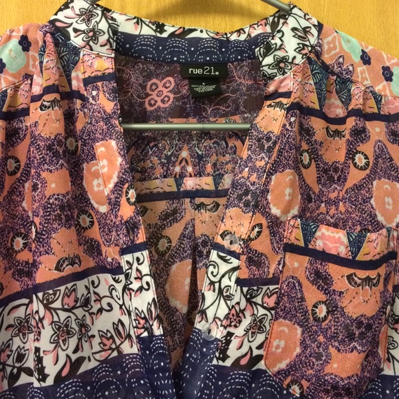 Rue 21 patterned top - Picture 2 of 2