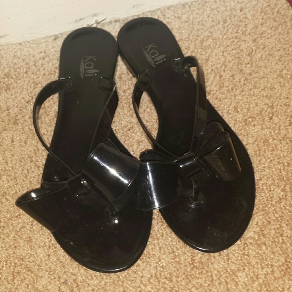 Black jelly bow sandals