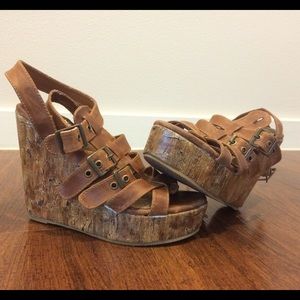 Brown wedge