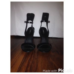 BRAND NEW! NEVER BEEN WORN