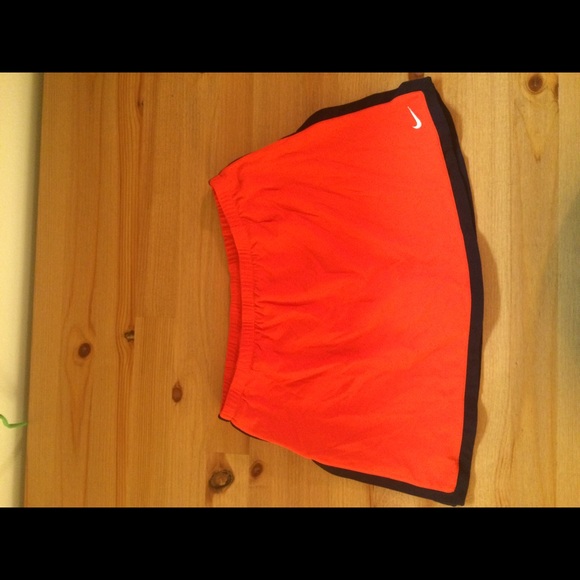 Nike dry fit tennis athletic skirt w shorts skort