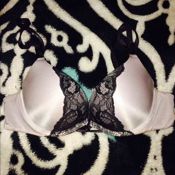 Victoria Secret Bombshell Plunge Bra