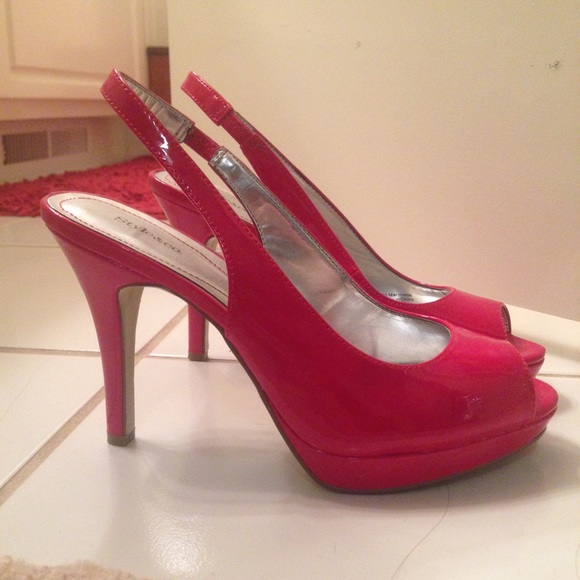 Red Pumps - Picture 2 of 2