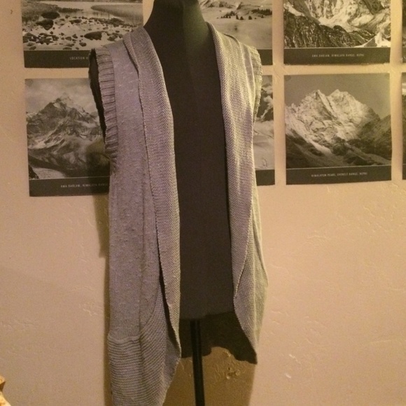 Sweater vest