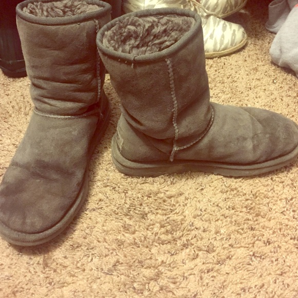 Gray medium height Uggs size 8