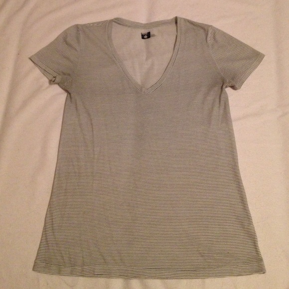 ✨SOLD✨ BDG Pinstripe Tee