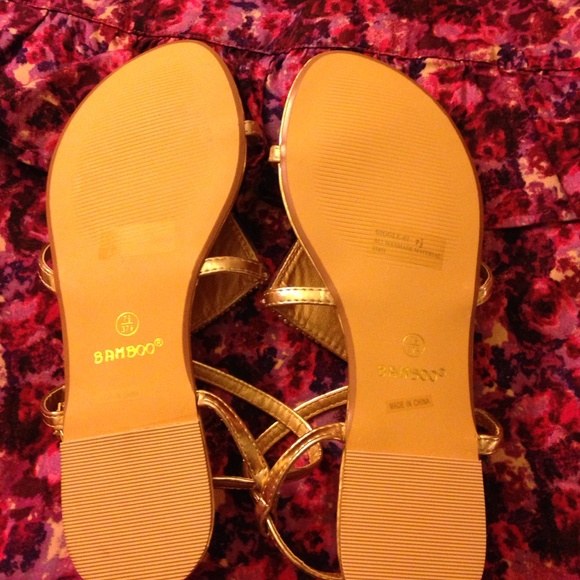 Sandles and skirt 🎀 - Picture 3 of 4