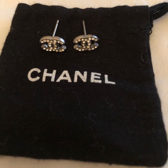 ❤️RESERVED❤️Authentic CHANEL CRYSTAL STUDS (small) - Picture 5 of 7