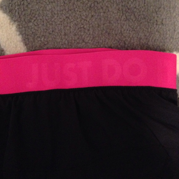 Nike running shorts xs - Picture 3 of 4