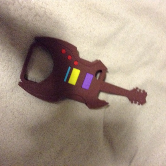 cute iphone 4 case guitar