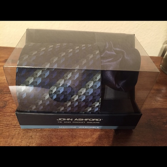 John Ashford Tie and Pocket Square Gift Set - Picture 2 of 2
