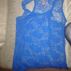 See threw blue tank