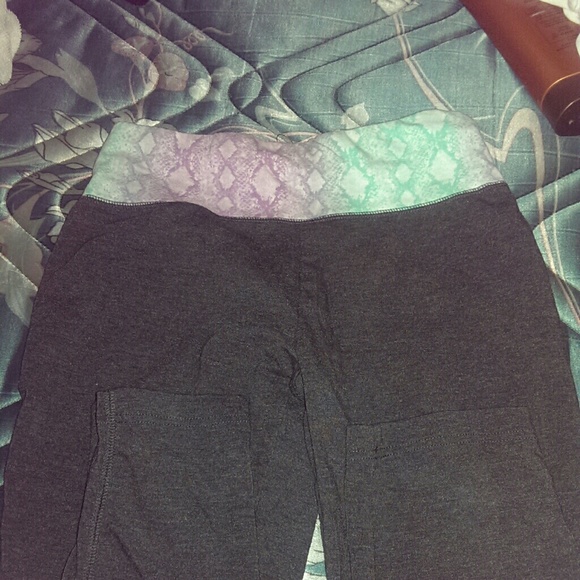 CAPRI YOGA PANTS