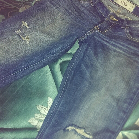 HOLLISTER SKINNY JEANS - Picture 2 of 2