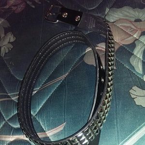 STUDDED BELT