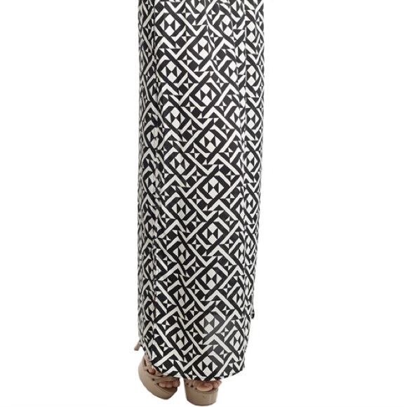 🆕 Geometric Print Maxi Skirt - Picture 3 of 4