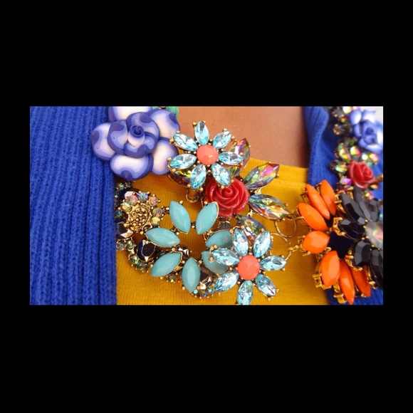 Floral Statement Necklace 🌺HOST PICK🌺 - Picture 2 of 4