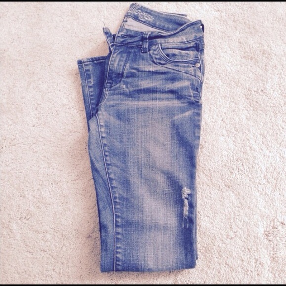 Delia's Mallory Mid Rise Skinny Jeans