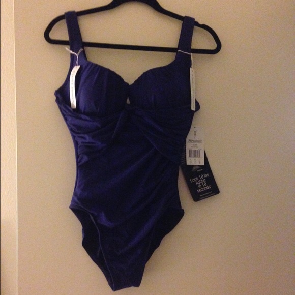 Sandra D Miraclesuit size 16