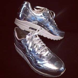 NIKE LIQUID METAL AIR MAX
