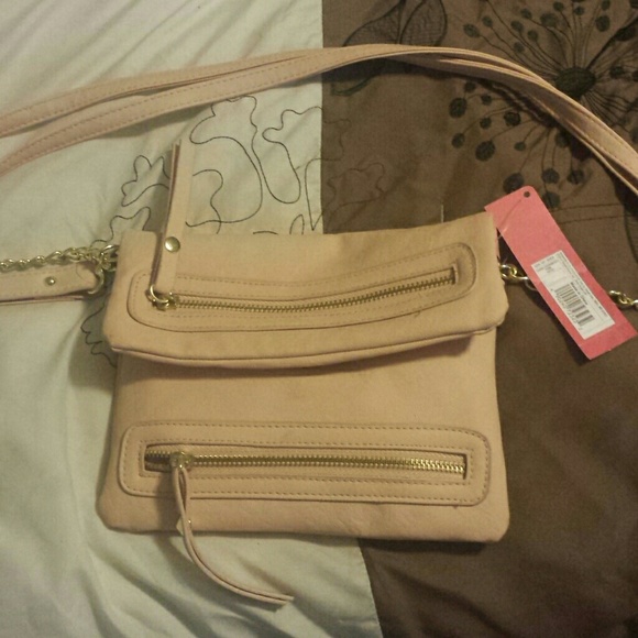 Chain crossbody pink handbag