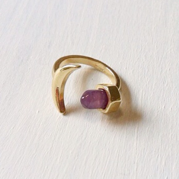 Mako Mermaid tail rock ring