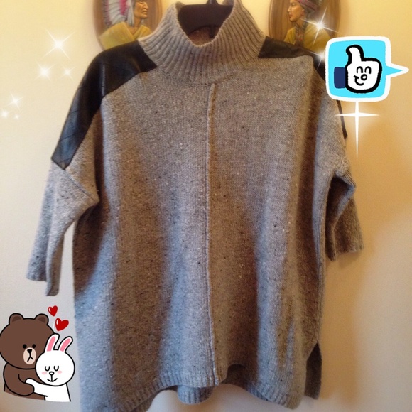 BLOOMINGDALES batwing turtleneck sweater top