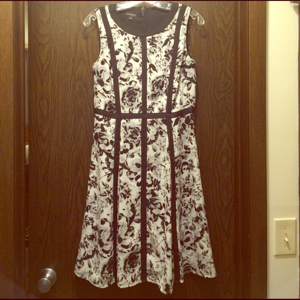 Beautiful floral dress!