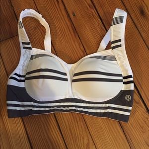 NWOT Lulu Lemom TaTa Tamer 32D Sportsbra