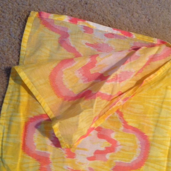 Tunic bright in color - Picture 2 of 3