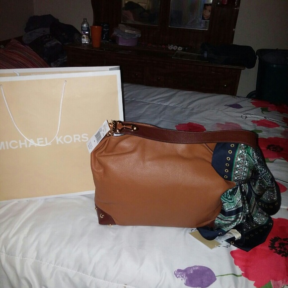 Authentic M.K leather purse..
