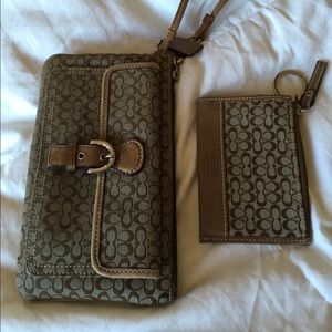 SOLD-Coach signature wristlet & credit card wallet