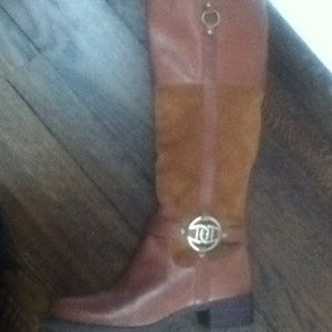 Brown suede Etiennne Aigner riding boots