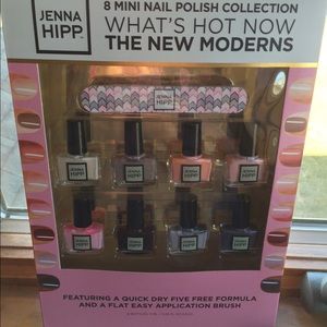SOLD - Jenna Hipp nail polish set of 8 mini - NEW