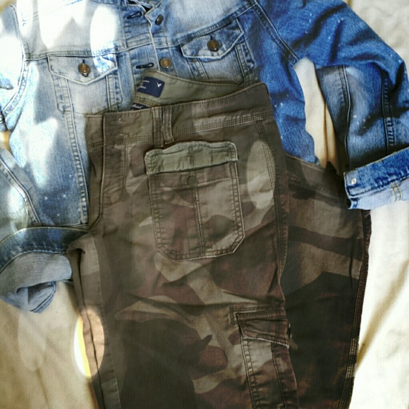 American Eagle Outfitters Camo Cargos