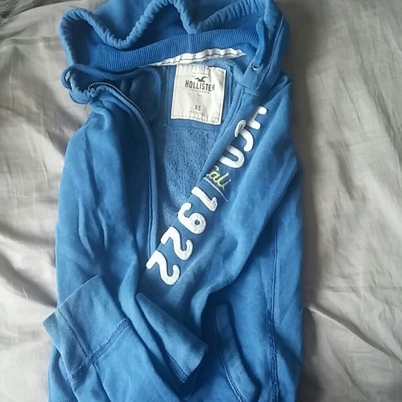 Hollister sweater