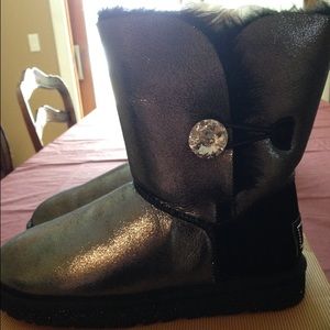 Bailey Button Bling Ugg-Black