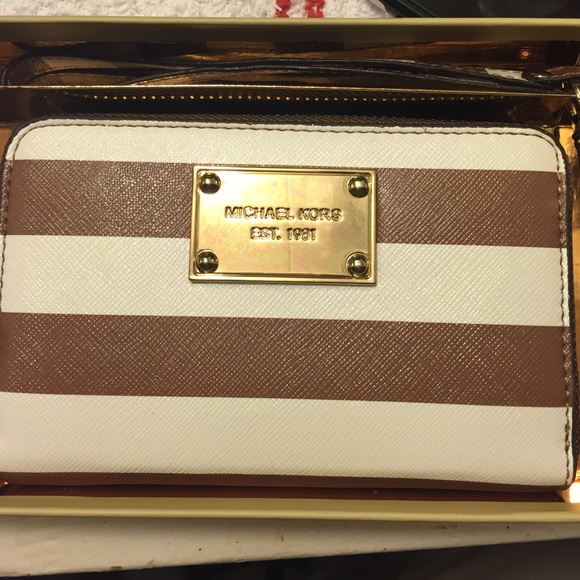 Michael Kors MLT PHN Case/wrist wallet in Peony