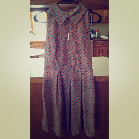 Monteau elephant dress. Size XL fits Size 4/5.